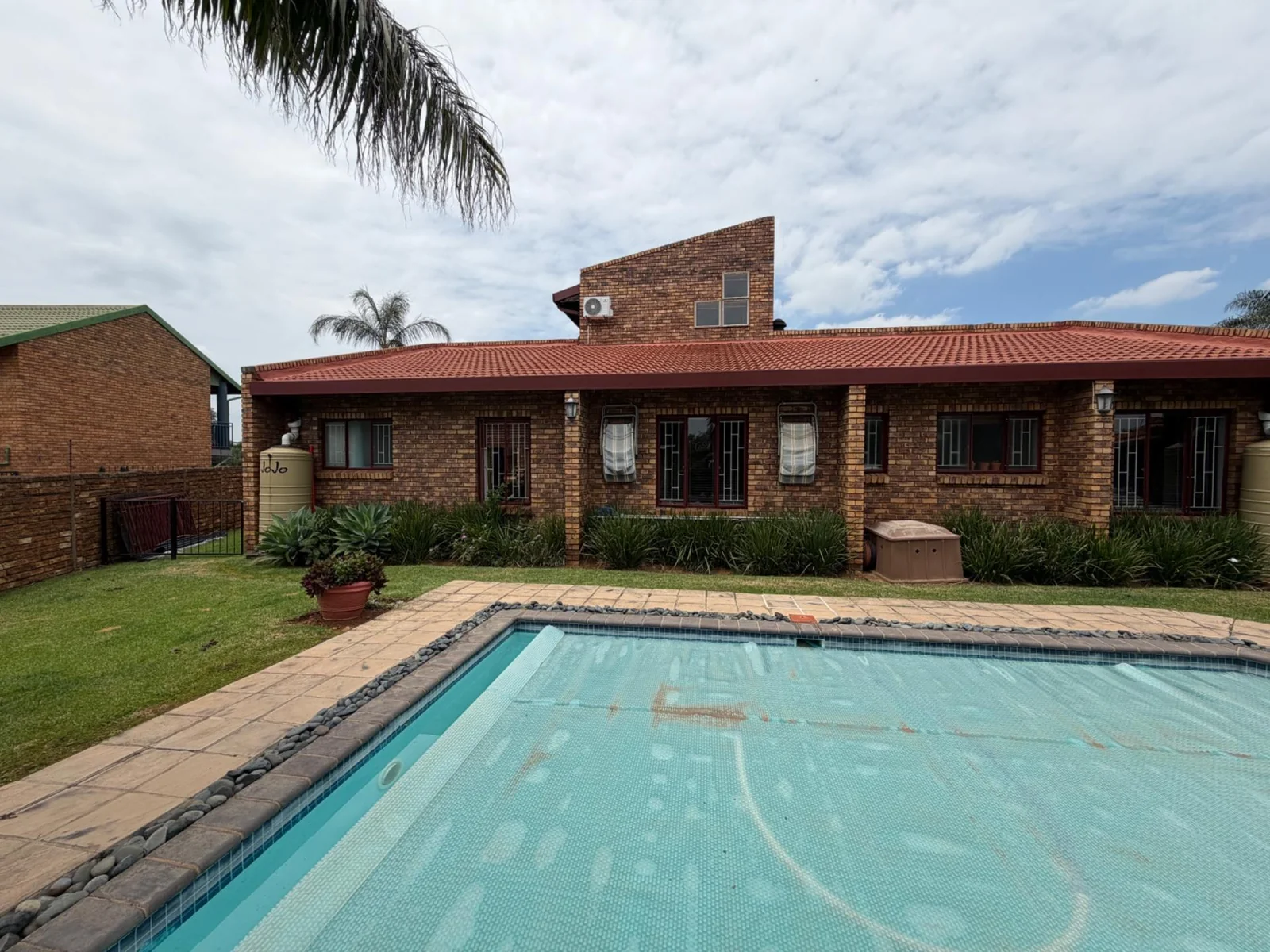 A DREAM COME TRUE ..... INSIDE A BOOMED OFF AREA