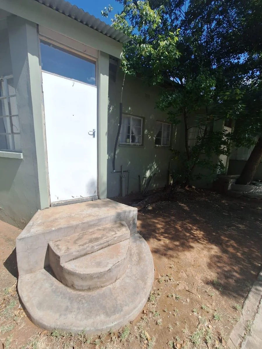 Substantial Redevelopment Opportunity: Landmark 12-Unit Complex on Main Street with Vast Commercial Potential