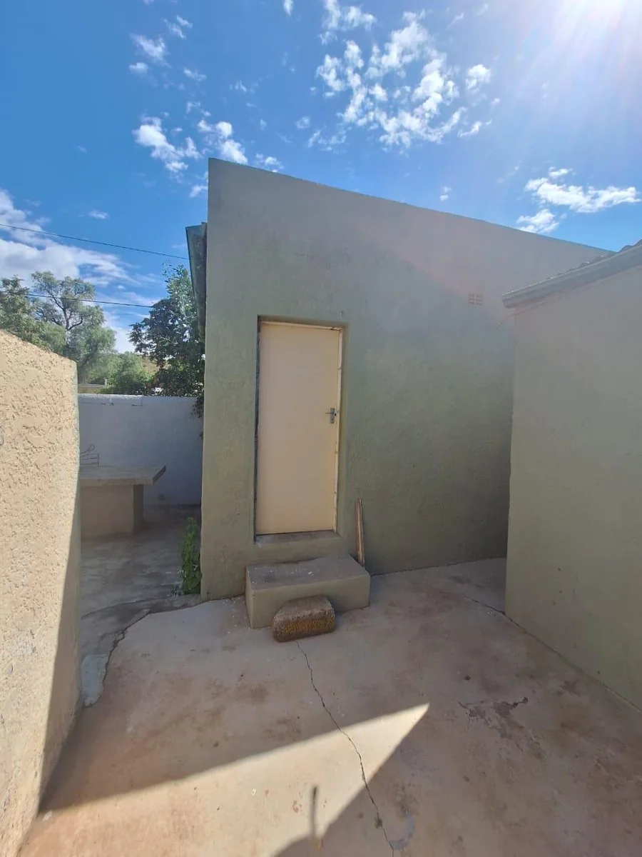 Substantial Redevelopment Opportunity: Landmark 12-Unit Complex on Main Street with Vast Commercial Potential