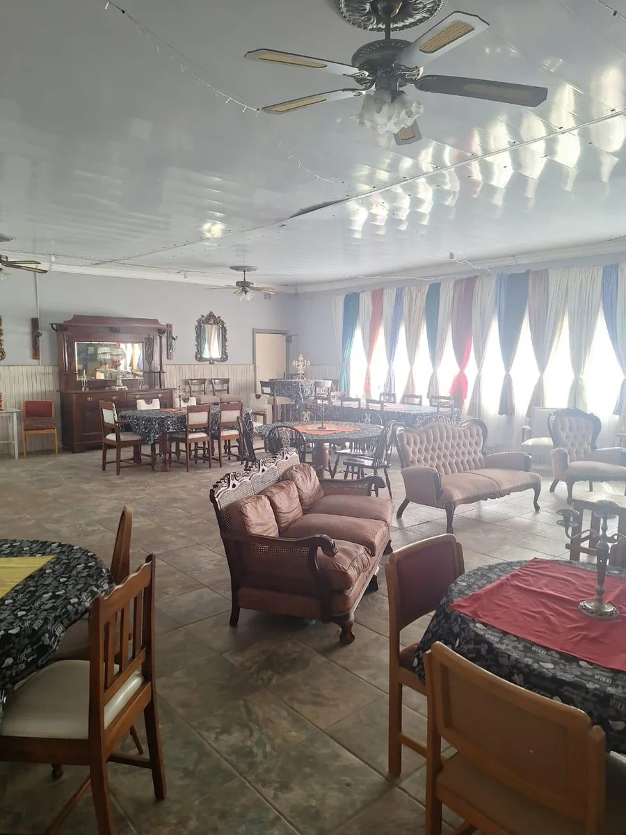 Substantial Redevelopment Opportunity: Landmark 12-Unit Complex on Main Street with Vast Commercial Potential