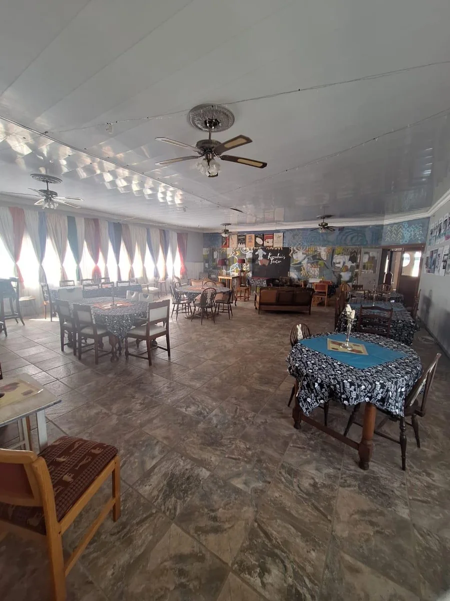 Substantial Redevelopment Opportunity: Landmark 12-Unit Complex on Main Street with Vast Commercial Potential