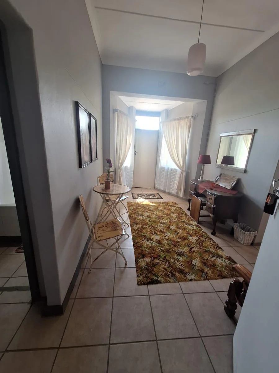 Substantial Redevelopment Opportunity: Landmark 12-Unit Complex on Main Street with Vast Commercial Potential