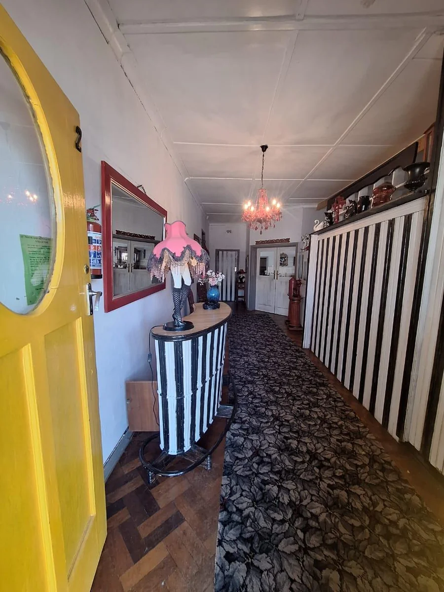 Substantial Redevelopment Opportunity: Landmark 12-Unit Complex on Main Street with Vast Commercial Potential