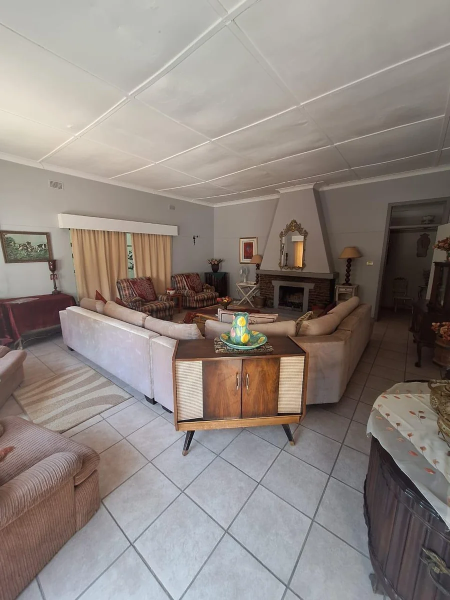 Substantial Redevelopment Opportunity: Landmark 12-Unit Complex on Main Street with Vast Commercial Potential