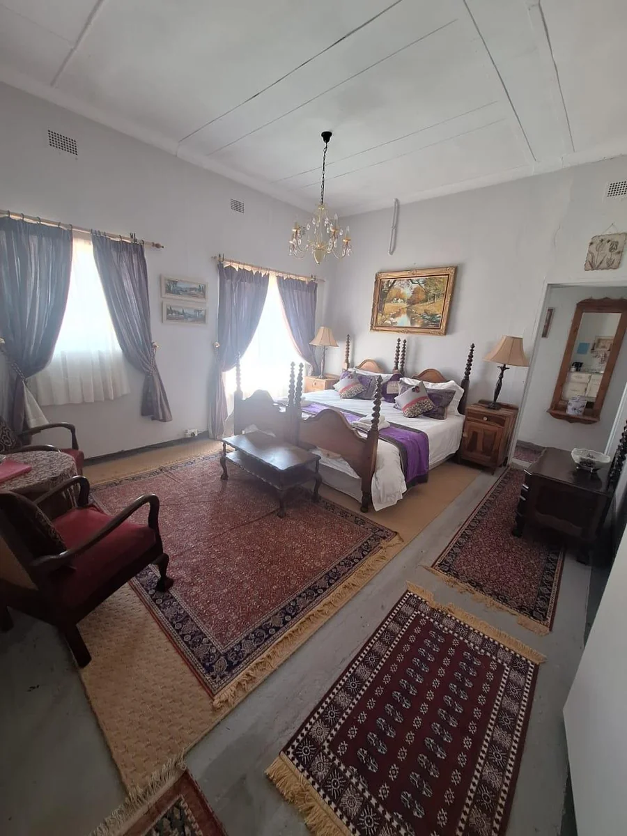 Substantial Redevelopment Opportunity: Landmark 12-Unit Complex on Main Street with Vast Commercial Potential