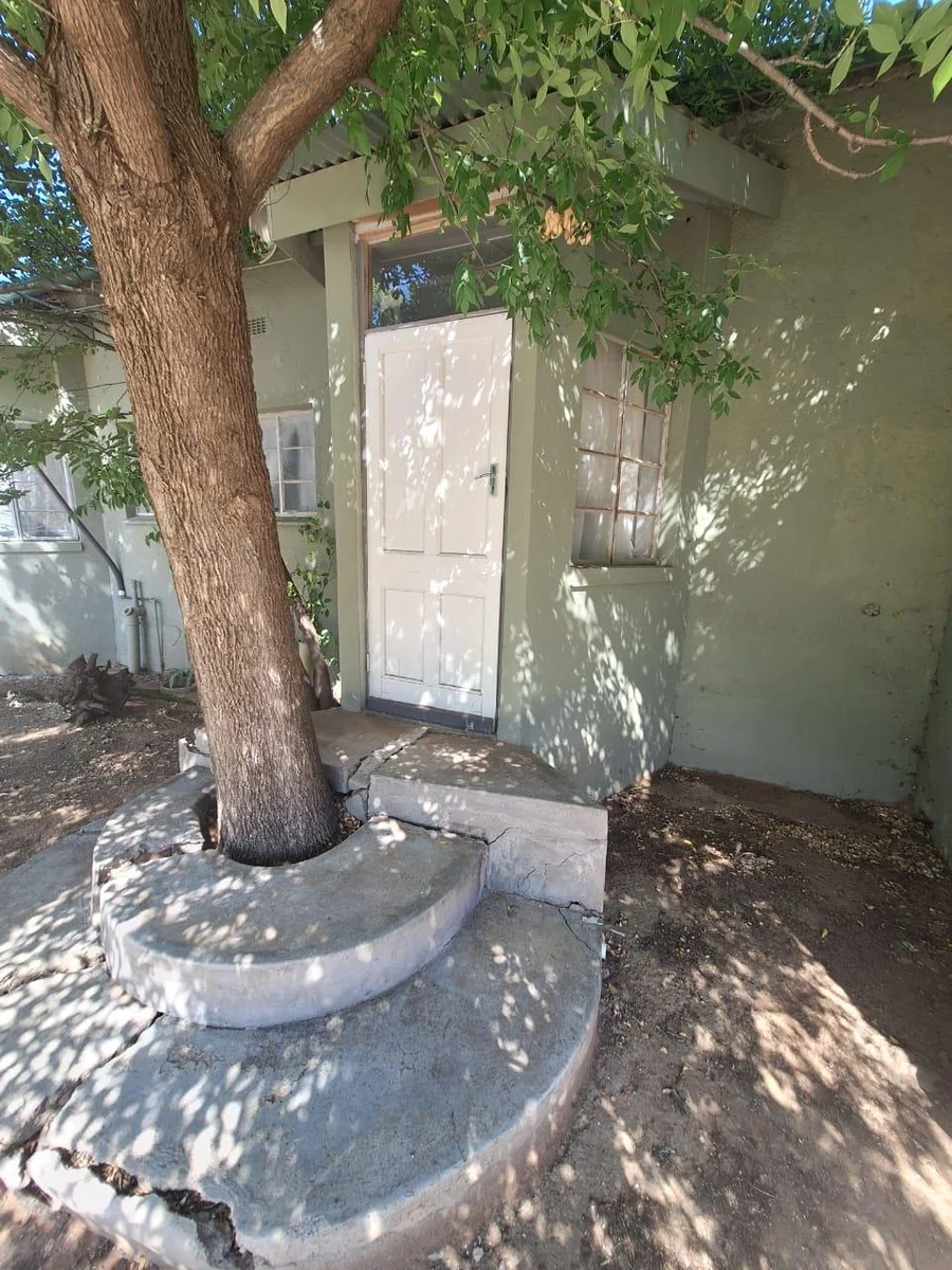 Substantial Redevelopment Opportunity: Landmark 12-Unit Complex on Main Street with Vast Commercial Potential