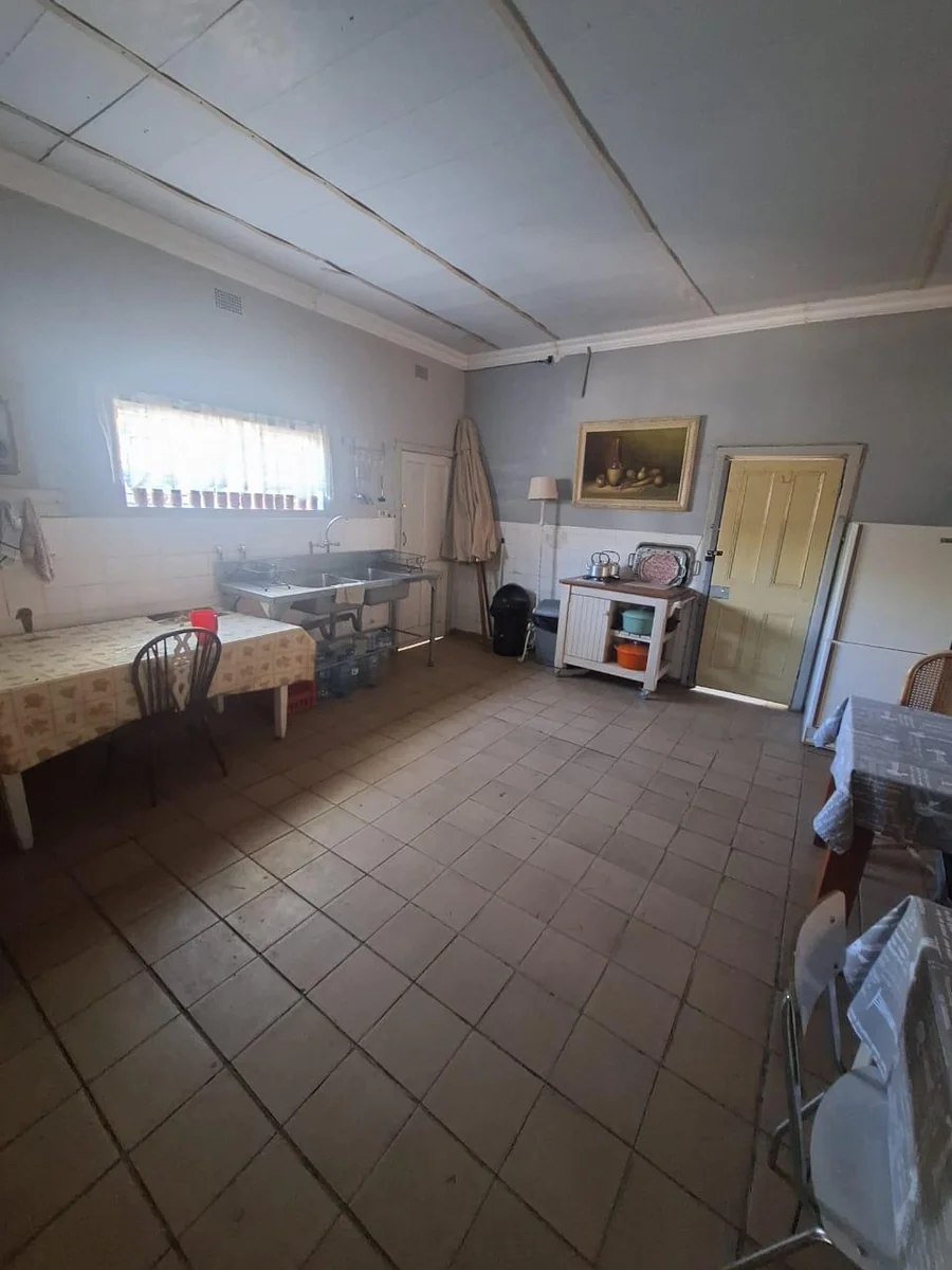 Substantial Redevelopment Opportunity: Landmark 12-Unit Complex on Main Street with Vast Commercial Potential