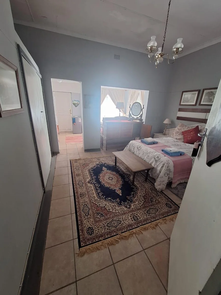 Substantial Redevelopment Opportunity: Landmark 12-Unit Complex on Main Street with Vast Commercial Potential