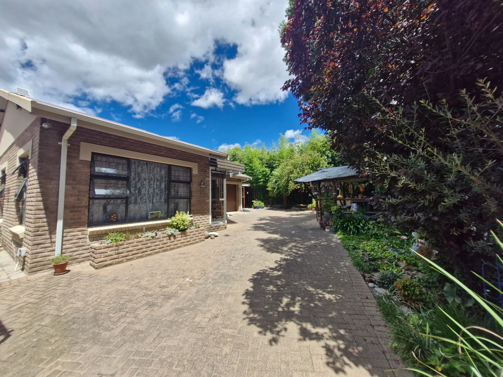 2 Bedroom Apartment close to Voortrekker High School