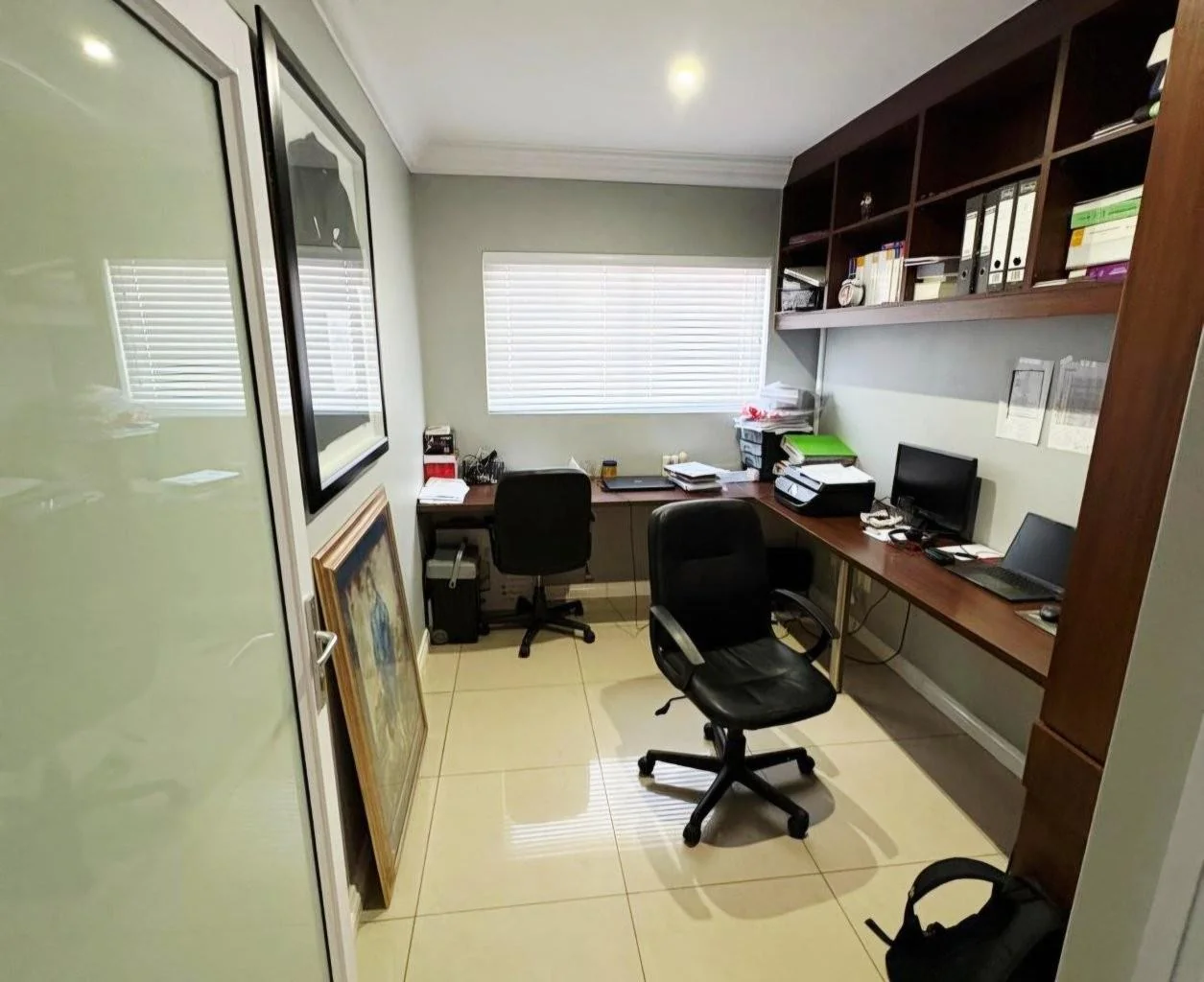 MODERN MONO-PITCHED HOME WITH 4 BEDROOMS IN THE LOVELY MIDSTREAM HILL.