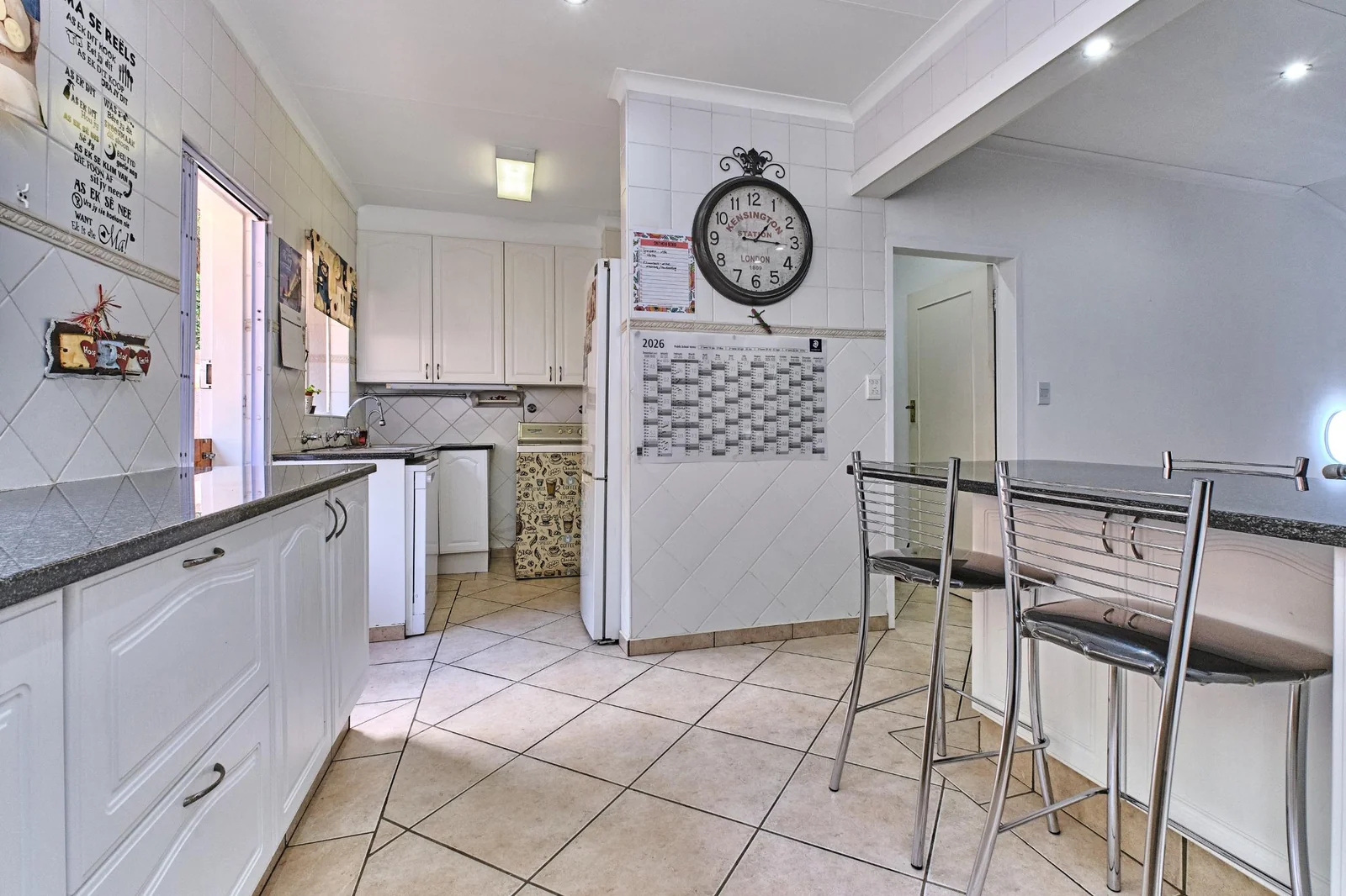 3 Bedroom Home with Fabulous Family Space and Spectacular Views