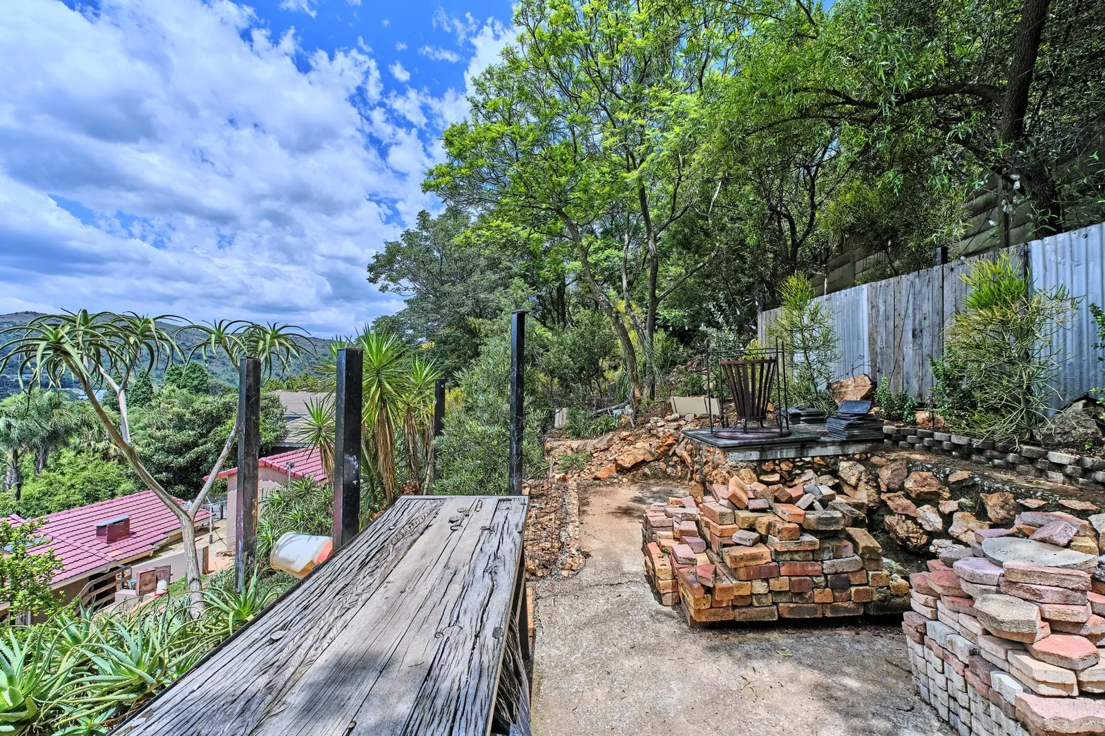 3 Bedroom Home with Fabulous Family Space and Spectacular Views