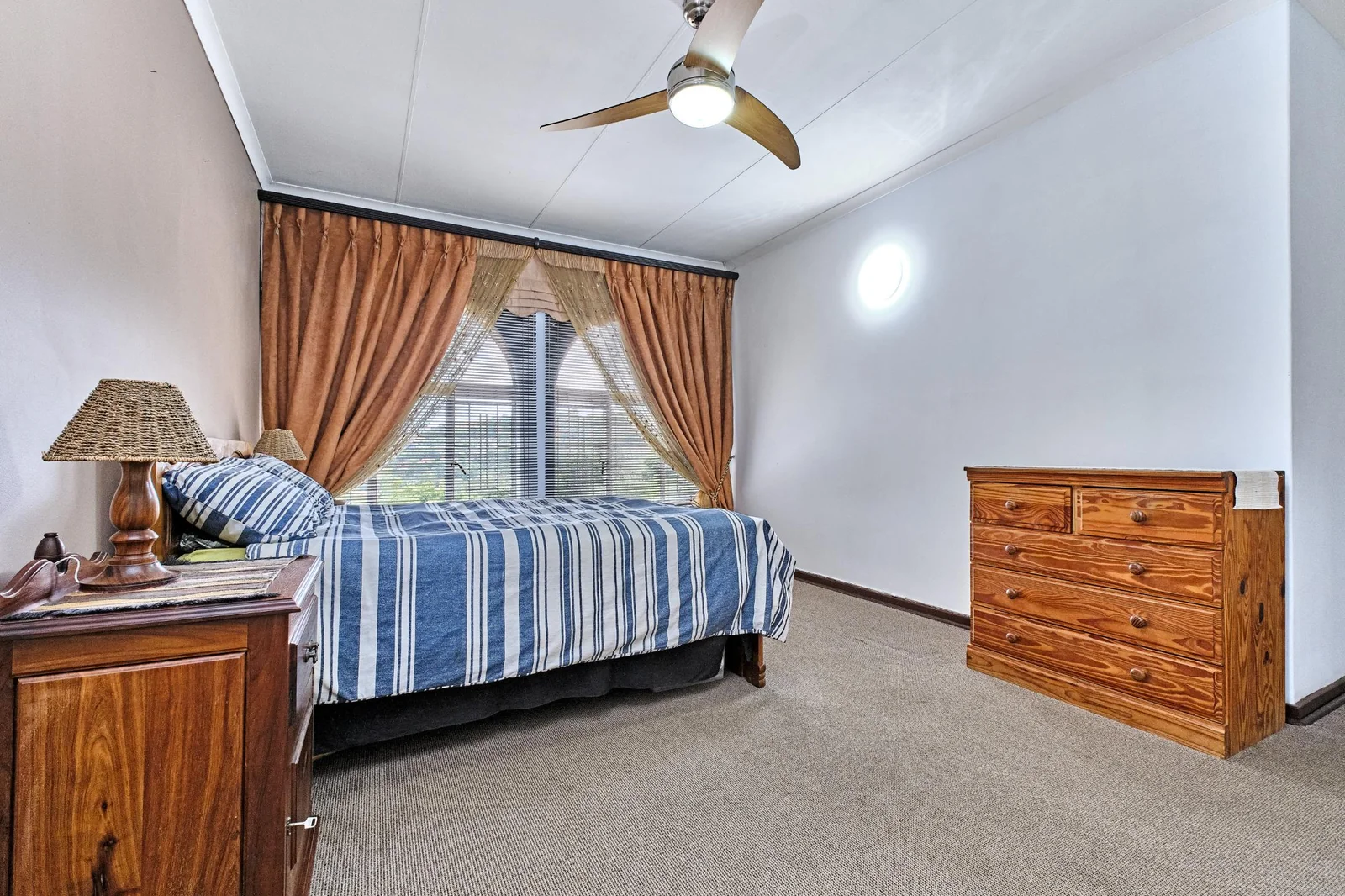 3 Bedroom Home with Fabulous Family Space and Spectacular Views