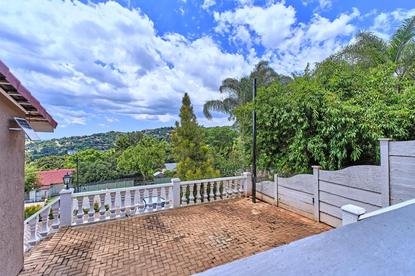 3 Bedroom Home with Fabulous Family Space and Spectacular Views