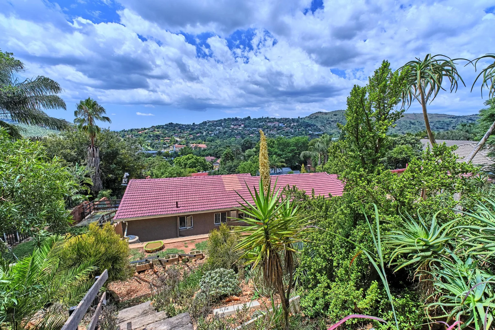 3 Bedroom Home with Fabulous Family Space and Spectacular Views