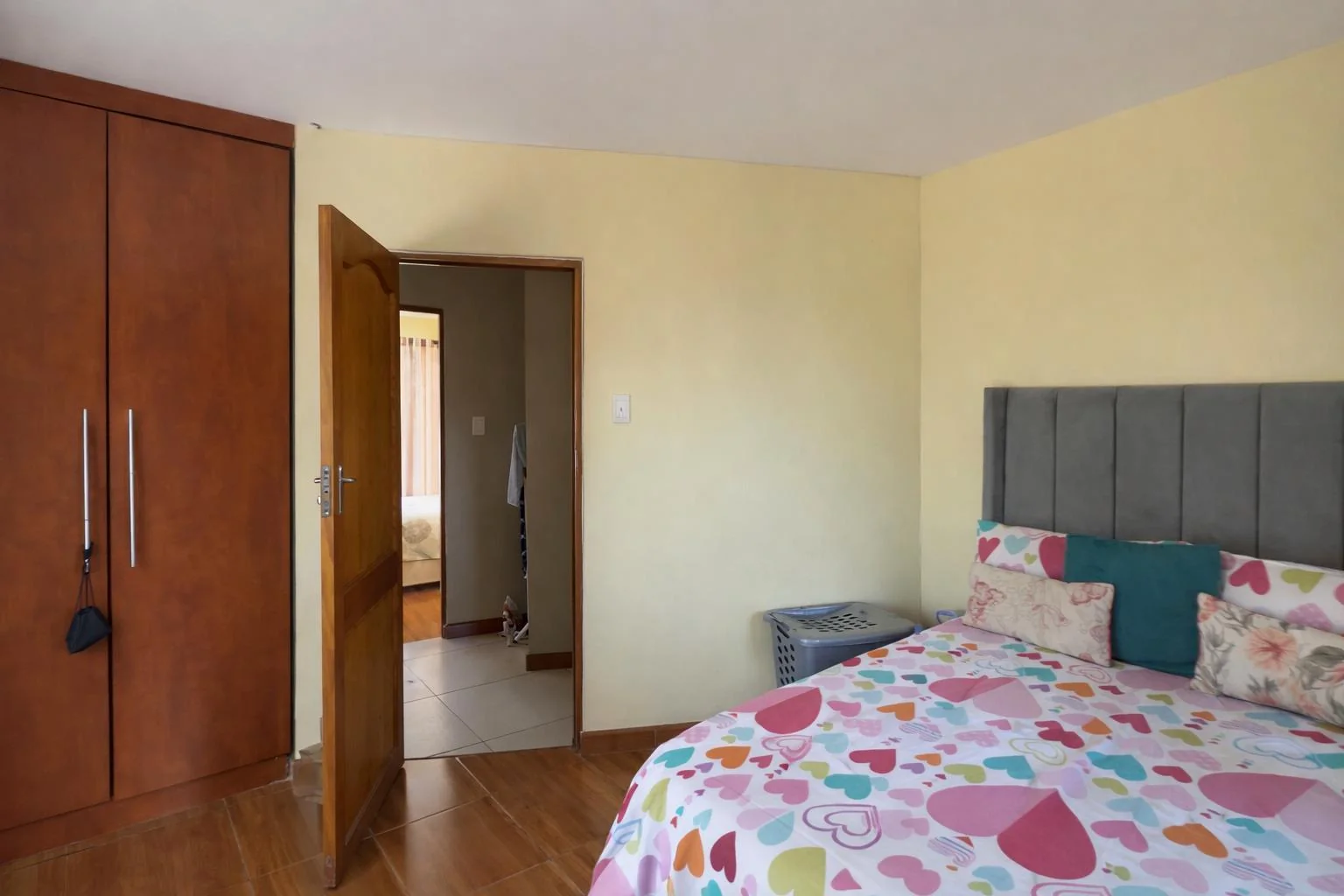 MODERN AND SPACIOUS ...... WAITING FOR YOU!!