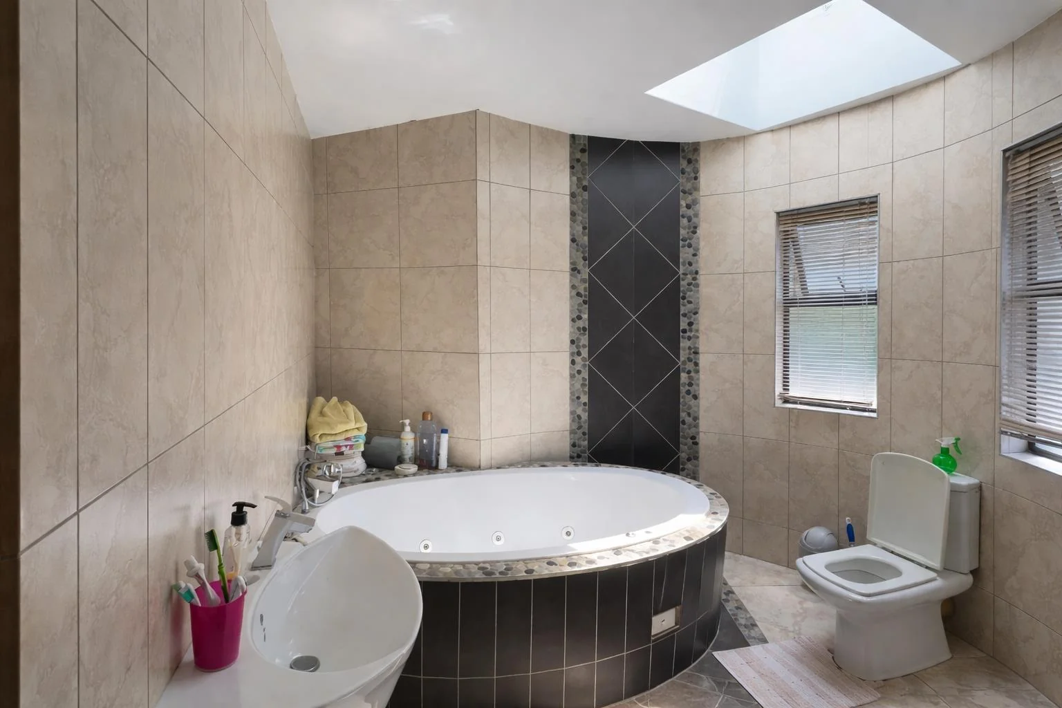 MODERN AND SPACIOUS ...... WAITING FOR YOU!!