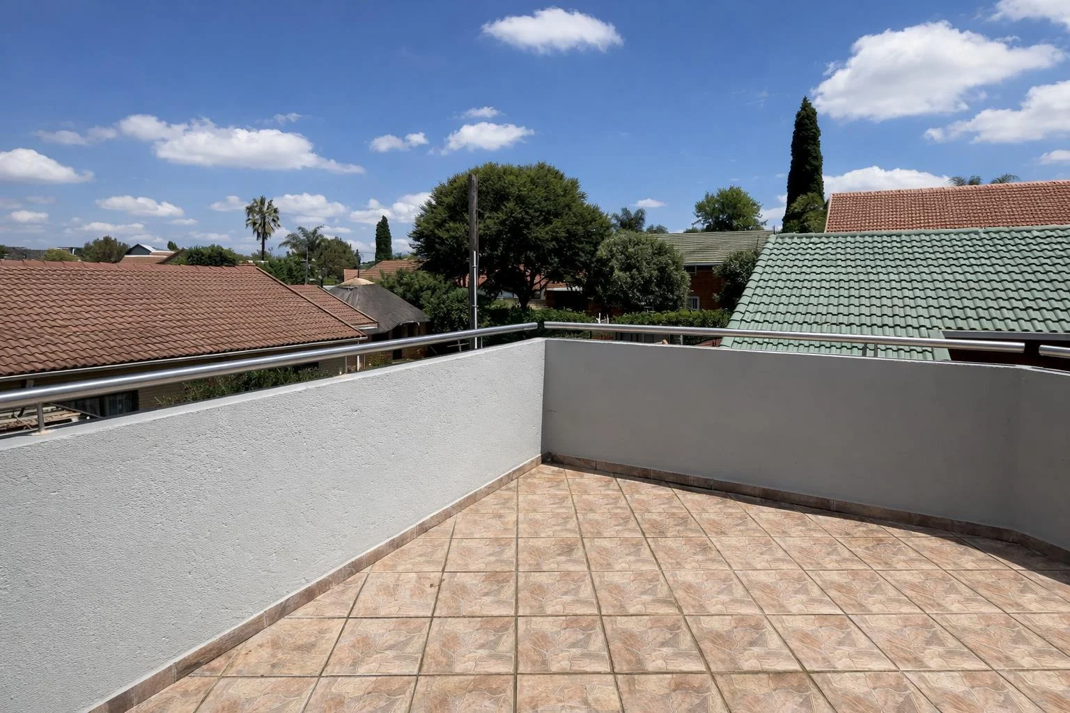 MODERN AND SPACIOUS ...... WAITING FOR YOU!!