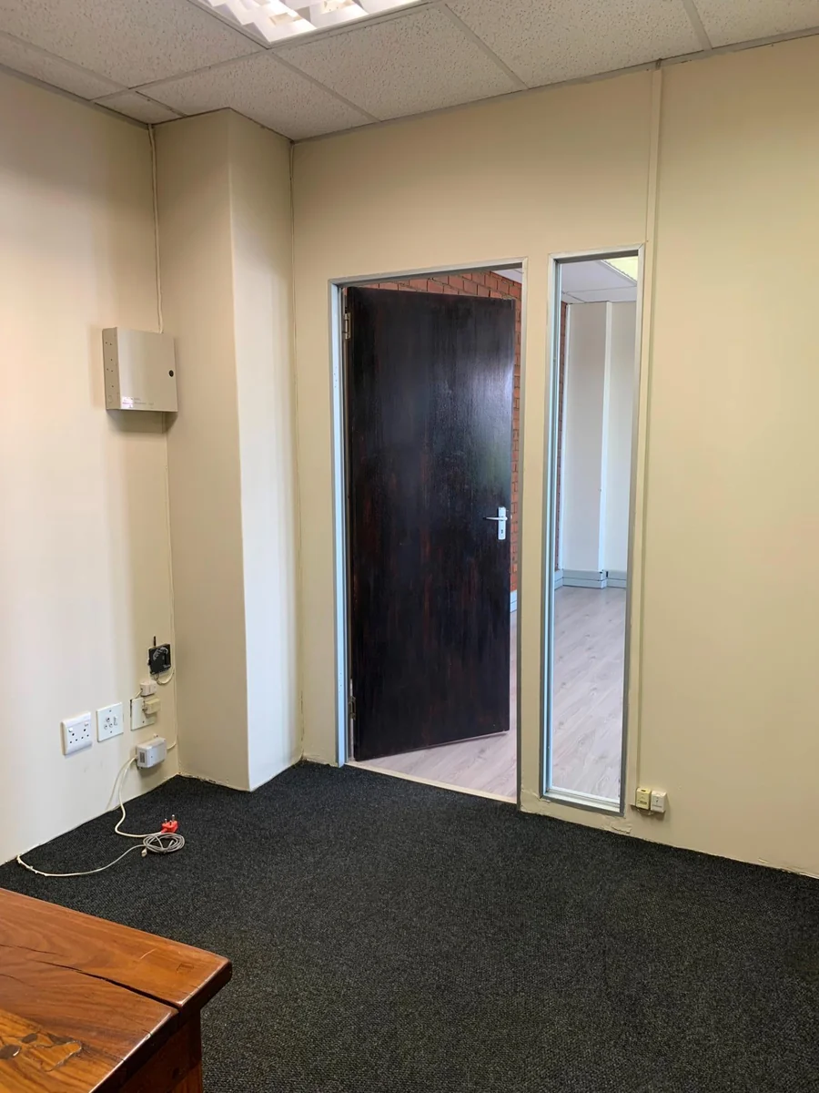 Secure First-Floor Office Space on New Road – Ideal for Growing Businesses