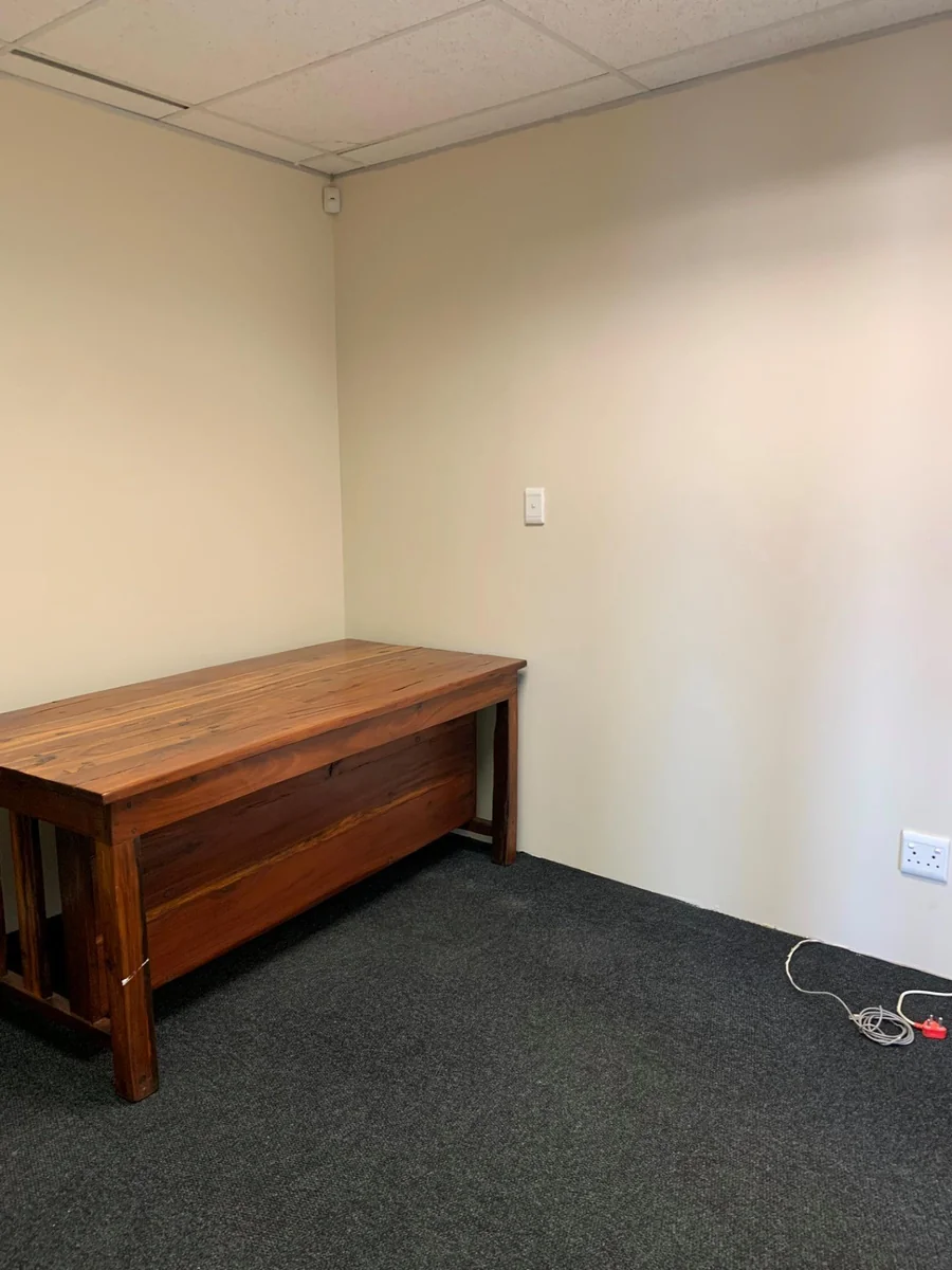 Secure First-Floor Office Space on New Road – Ideal for Growing Businesses