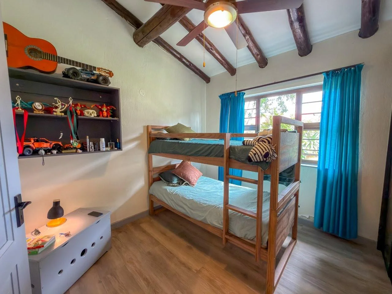 ROOIHUISKRAAL GEM :  ELEVATED LIFESTYLE AVAILABLE.