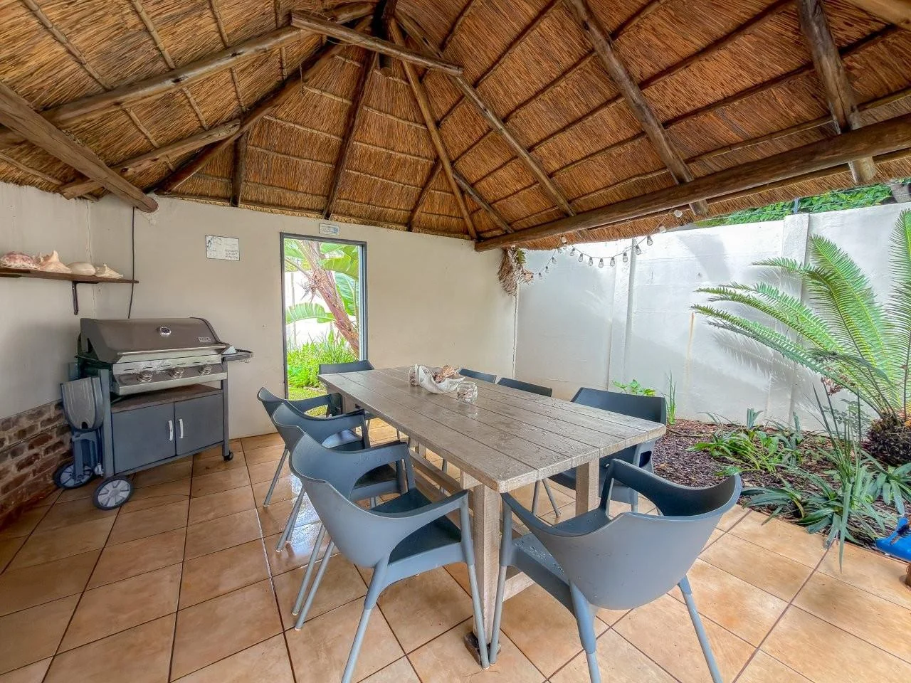 ROOIHUISKRAAL GEM :  ELEVATED LIFESTYLE AVAILABLE.