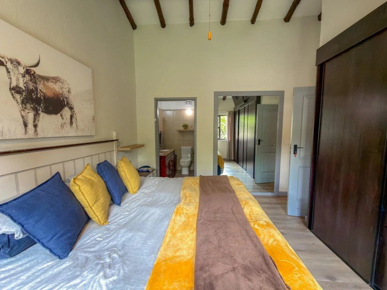 ROOIHUISKRAAL GEM :  ELEVATED LIFESTYLE AVAILABLE.