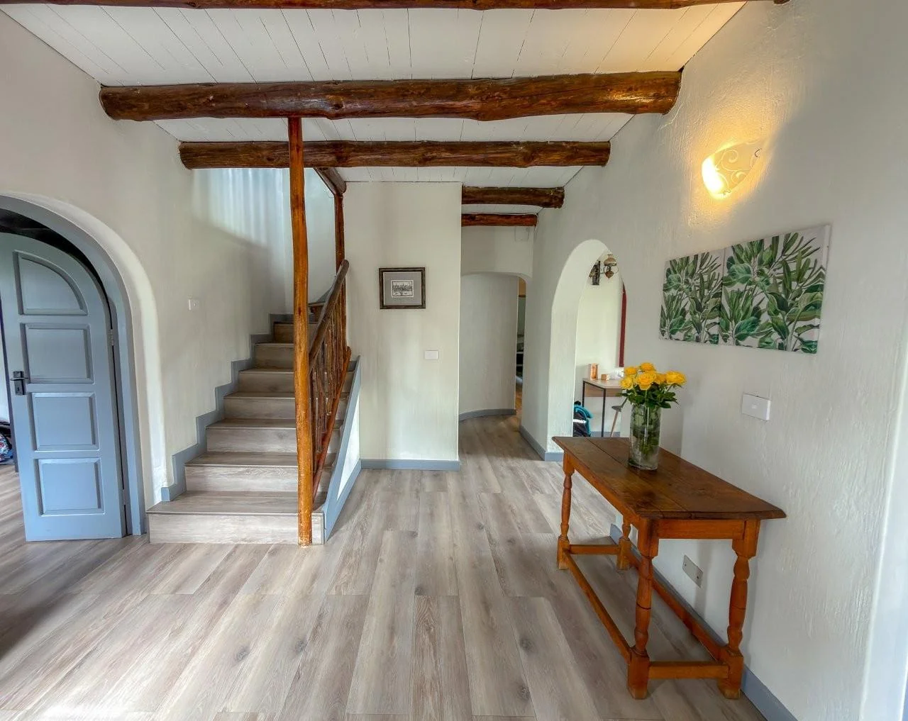 ROOIHUISKRAAL GEM :  ELEVATED LIFESTYLE AVAILABLE.