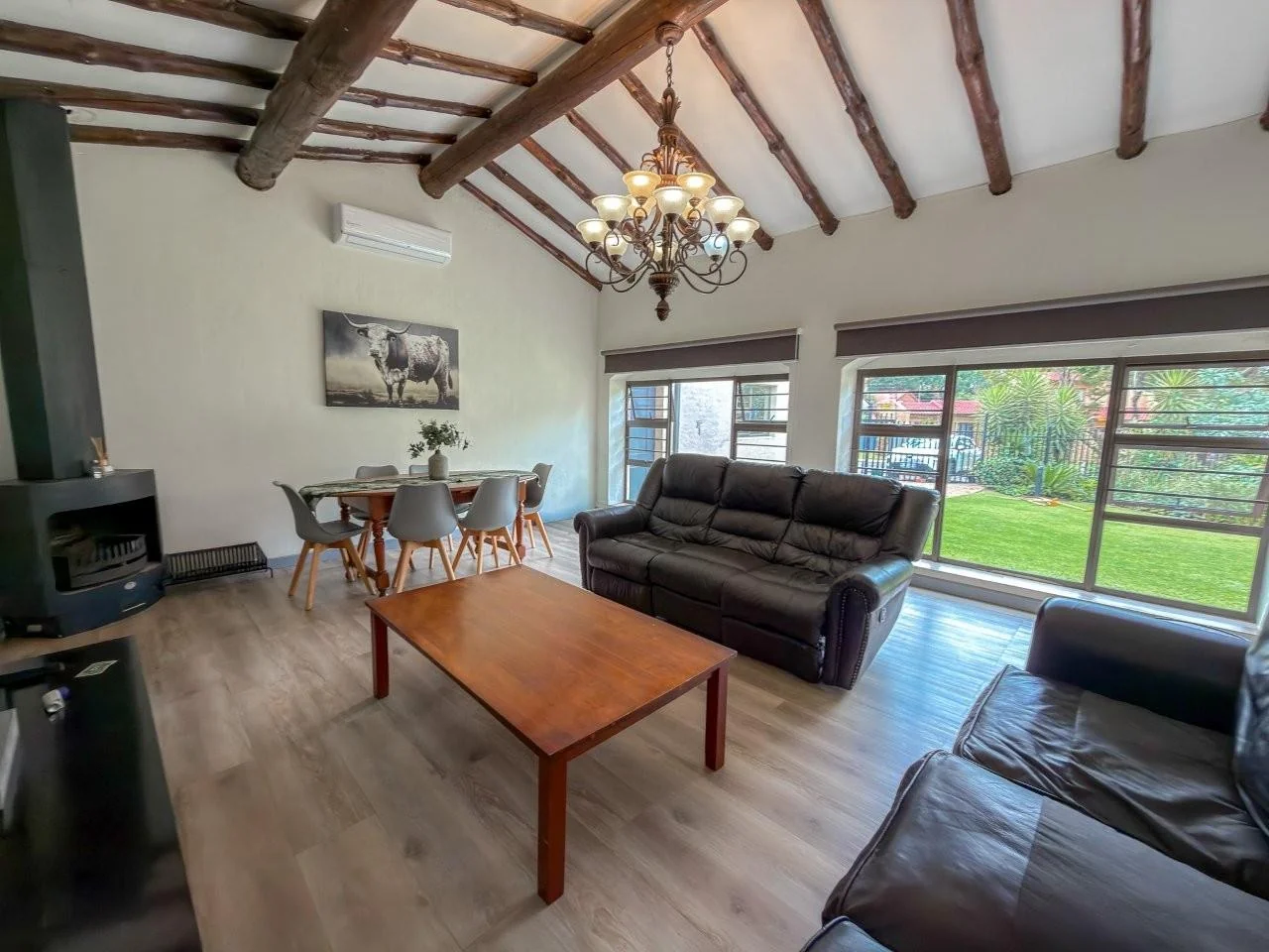 ROOIHUISKRAAL GEM :  ELEVATED LIFESTYLE AVAILABLE.