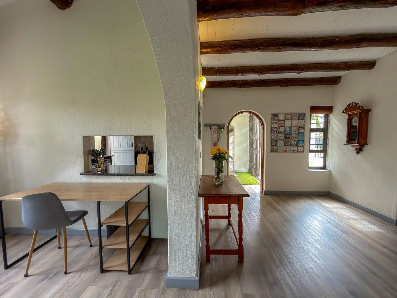 ROOIHUISKRAAL GEM :  ELEVATED LIFESTYLE AVAILABLE.