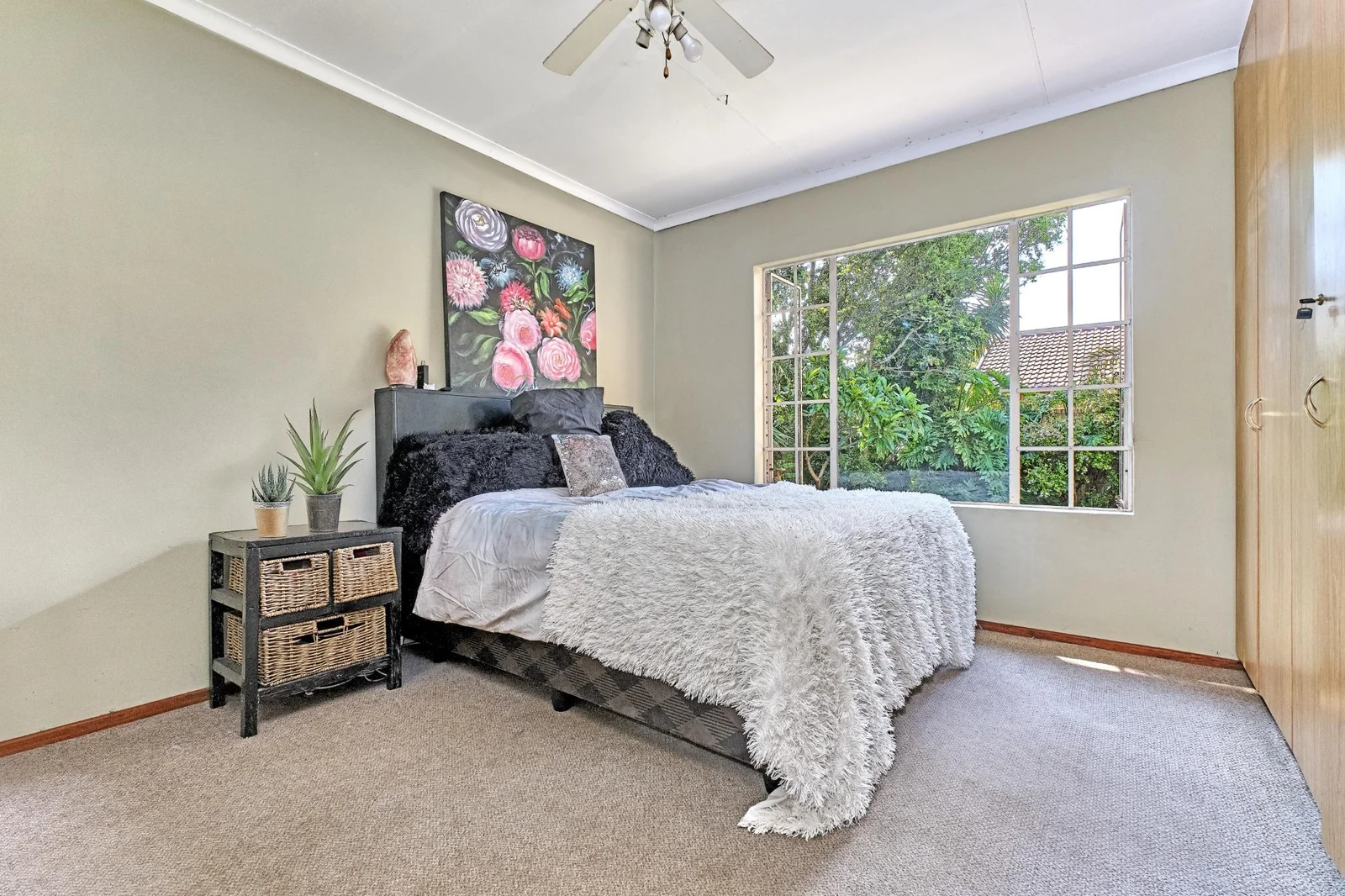 Elegant Family Home in Secure, Pet-Friendly Complex