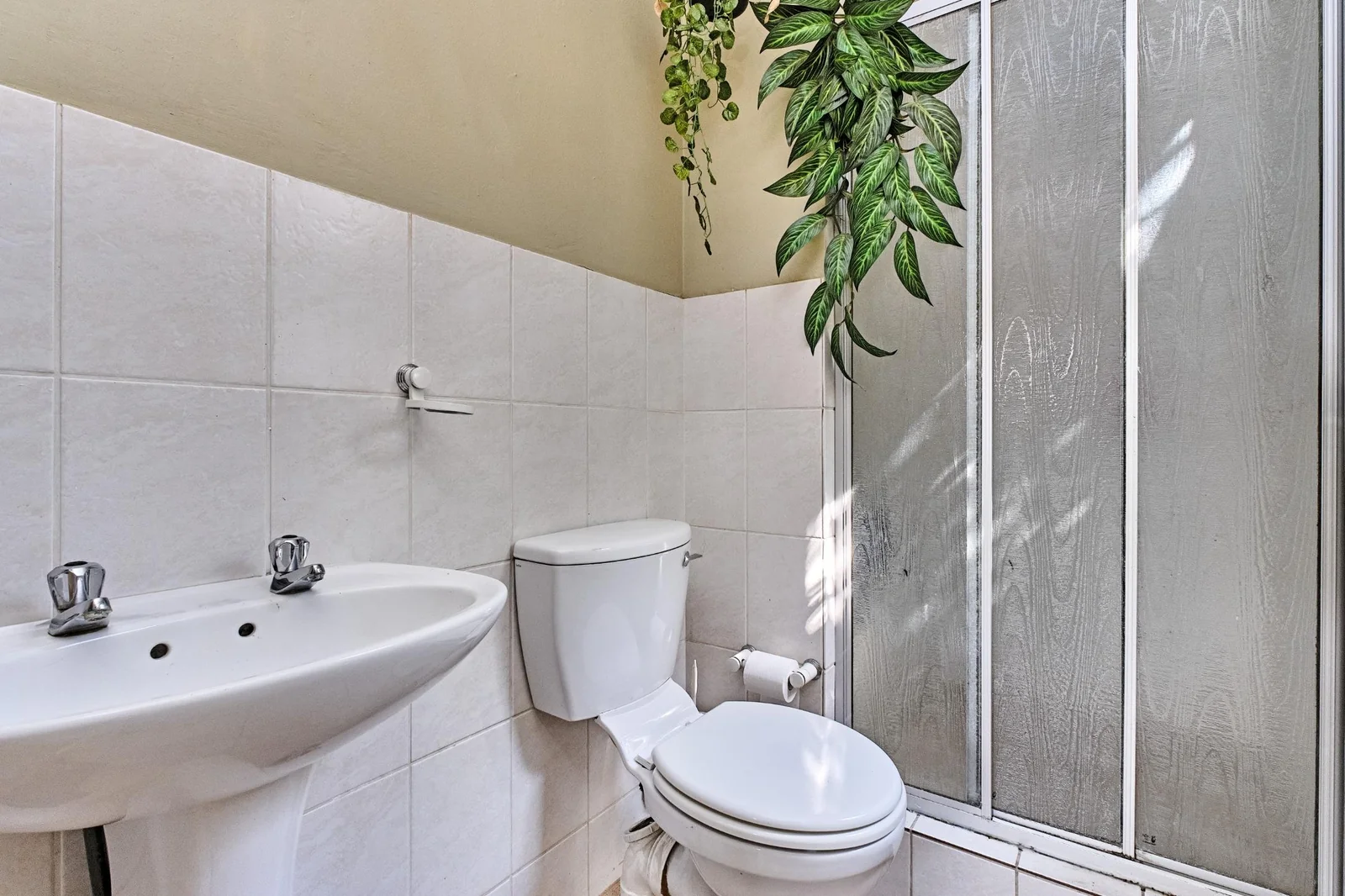 Elegant Family Home in Secure, Pet-Friendly Complex