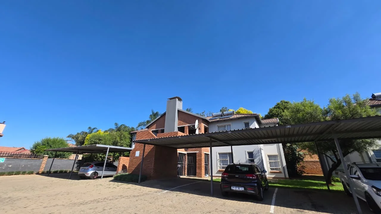 Modern 2-Bedroom Apartment in Secure Umgeni Mews