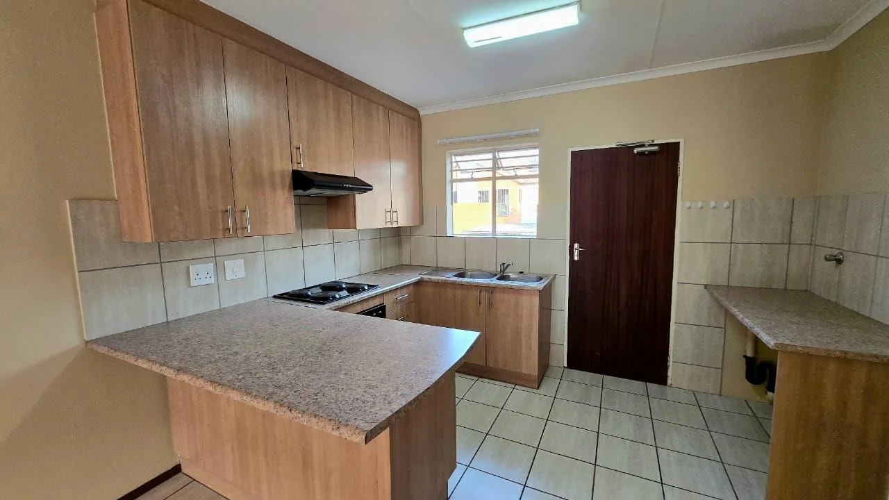 Modern 2-Bedroom Apartment in Secure Umgeni Mews