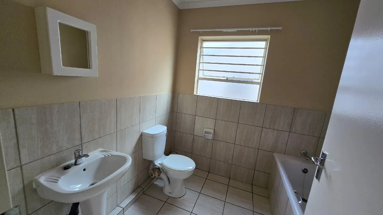 Modern 2-Bedroom Apartment in Secure Umgeni Mews
