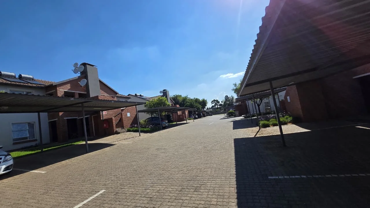 Modern 2-Bedroom Apartment in Secure Umgeni Mews