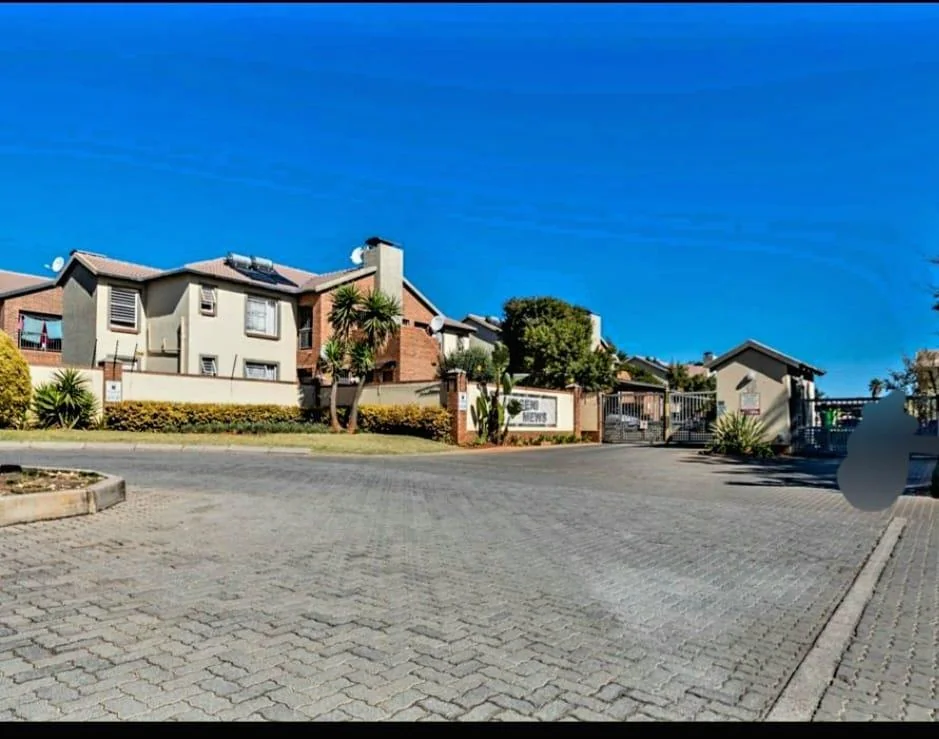 Modern 2-Bedroom Apartment in Secure Umgeni Mews