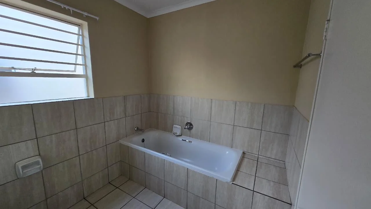 Modern 2-Bedroom Apartment in Secure Umgeni Mews