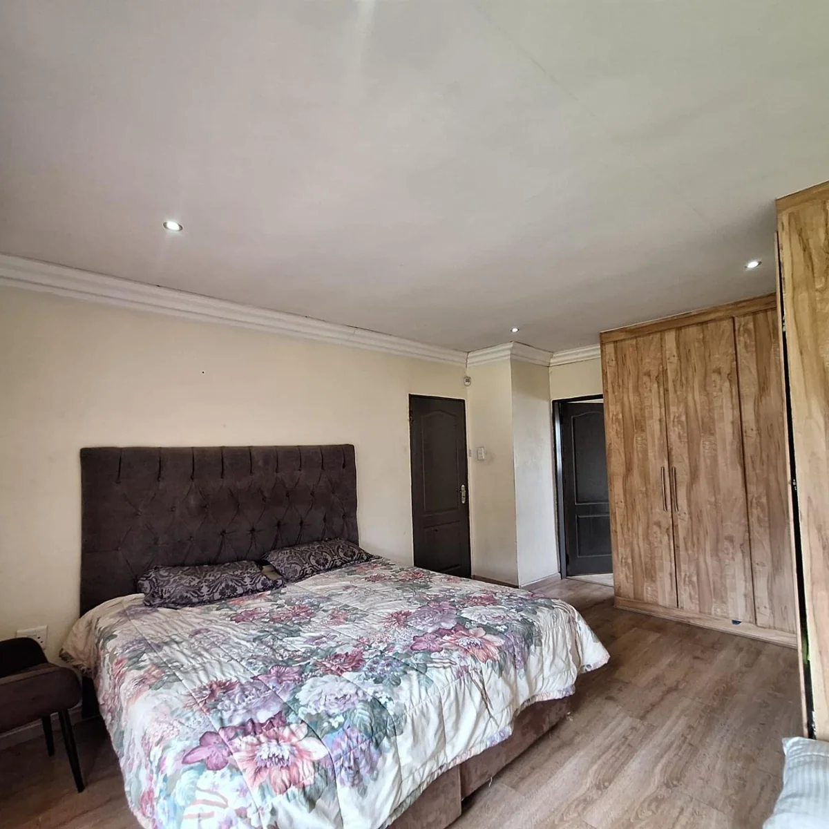 Spacious 5 bedroom family Home with Exceptional Versatility