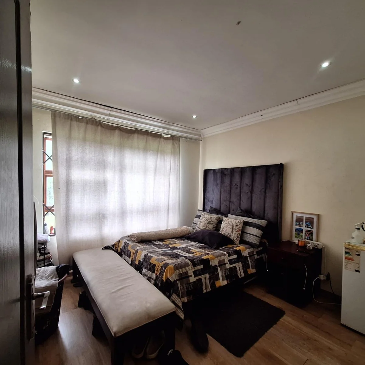 Spacious 5 bedroom family Home with Exceptional Versatility