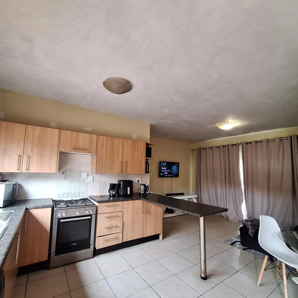 Spacious 5 bedroom family Home with Exceptional Versatility