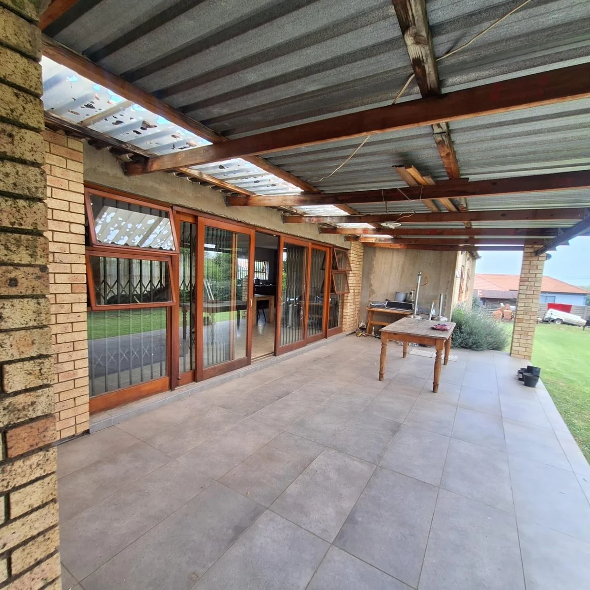 Spacious 5 bedroom family Home with Exceptional Versatility