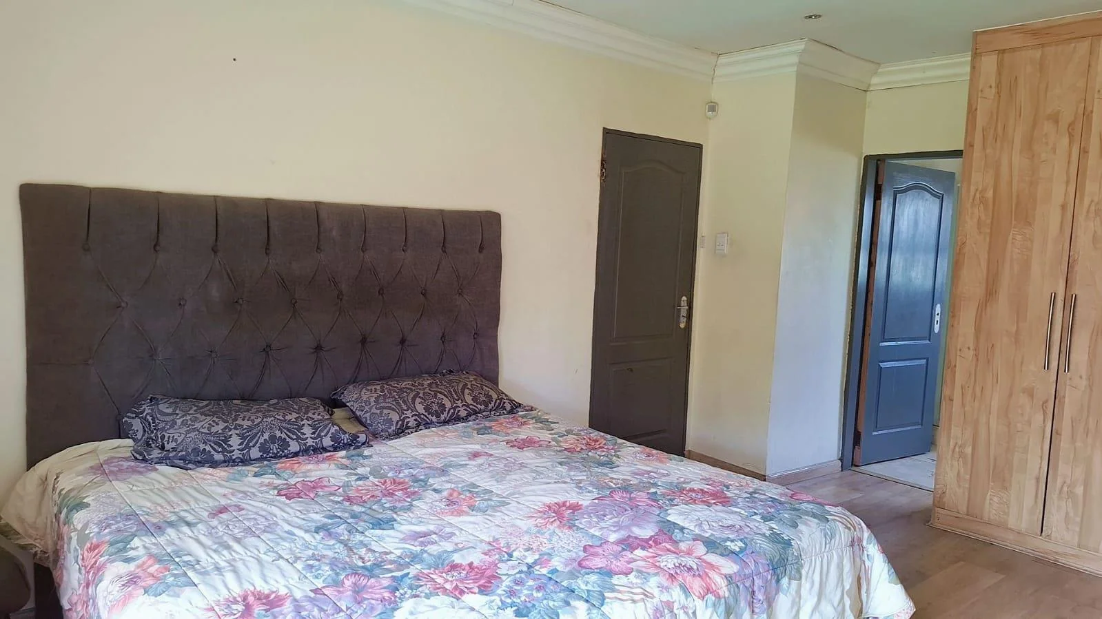 Spacious 5 bedroom family Home with Exceptional Versatility