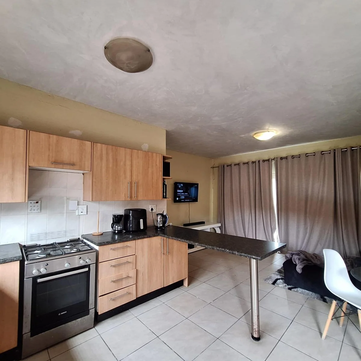 Spacious 5 bedroom family Home with Exceptional Versatility