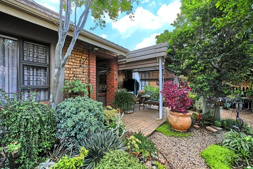 76 FEATHERBROOKE RETIREMENT VILLAGE, Featherbrooke Hills Retirement Village, Krugersdorp