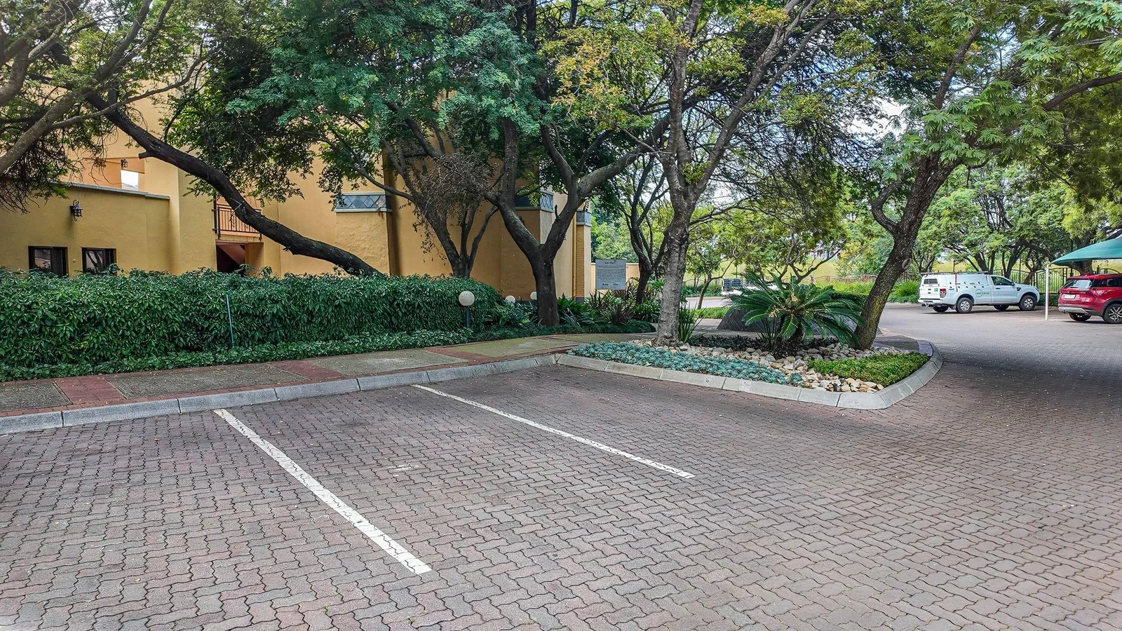 Welcome to this spacious 120sqm first-floor corner unit located in the ever-popular and well-secured Eco Park Estate, right in the heart of Centurion.