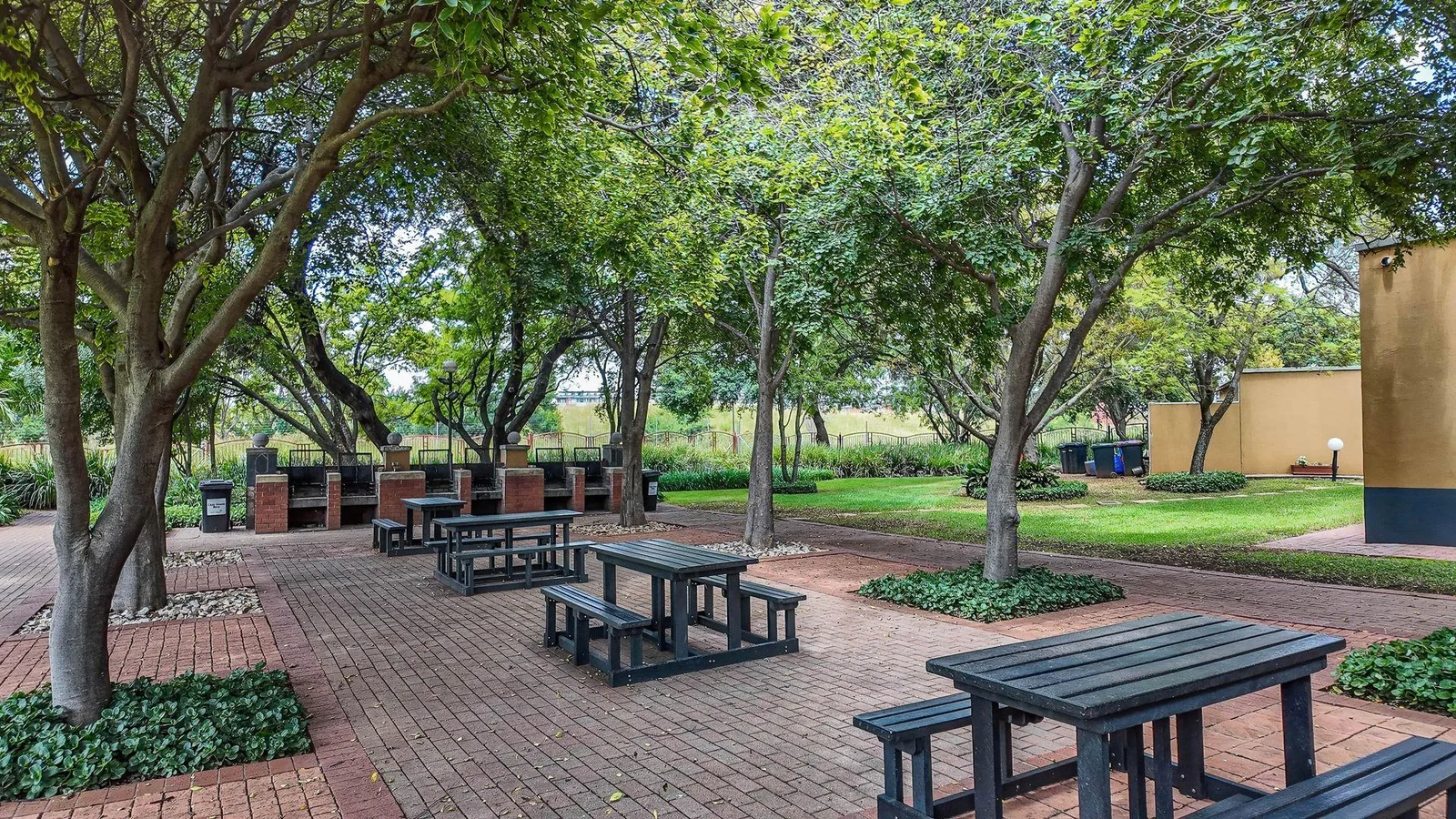 Welcome to this spacious 120sqm first-floor corner unit located in the ever-popular and well-secured Eco Park Estate, right in the heart of Centurion.