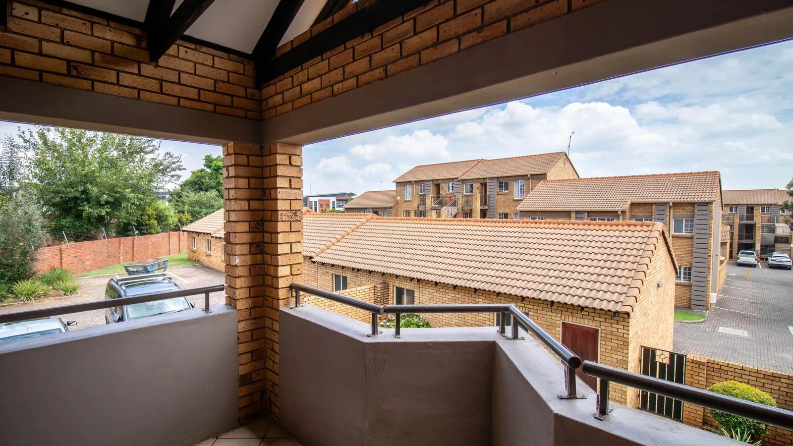 Welcome to this spacious 120sqm first-floor corner unit located in the ever-popular and well-secured Eco Park Estate, right in the heart of Centurion.