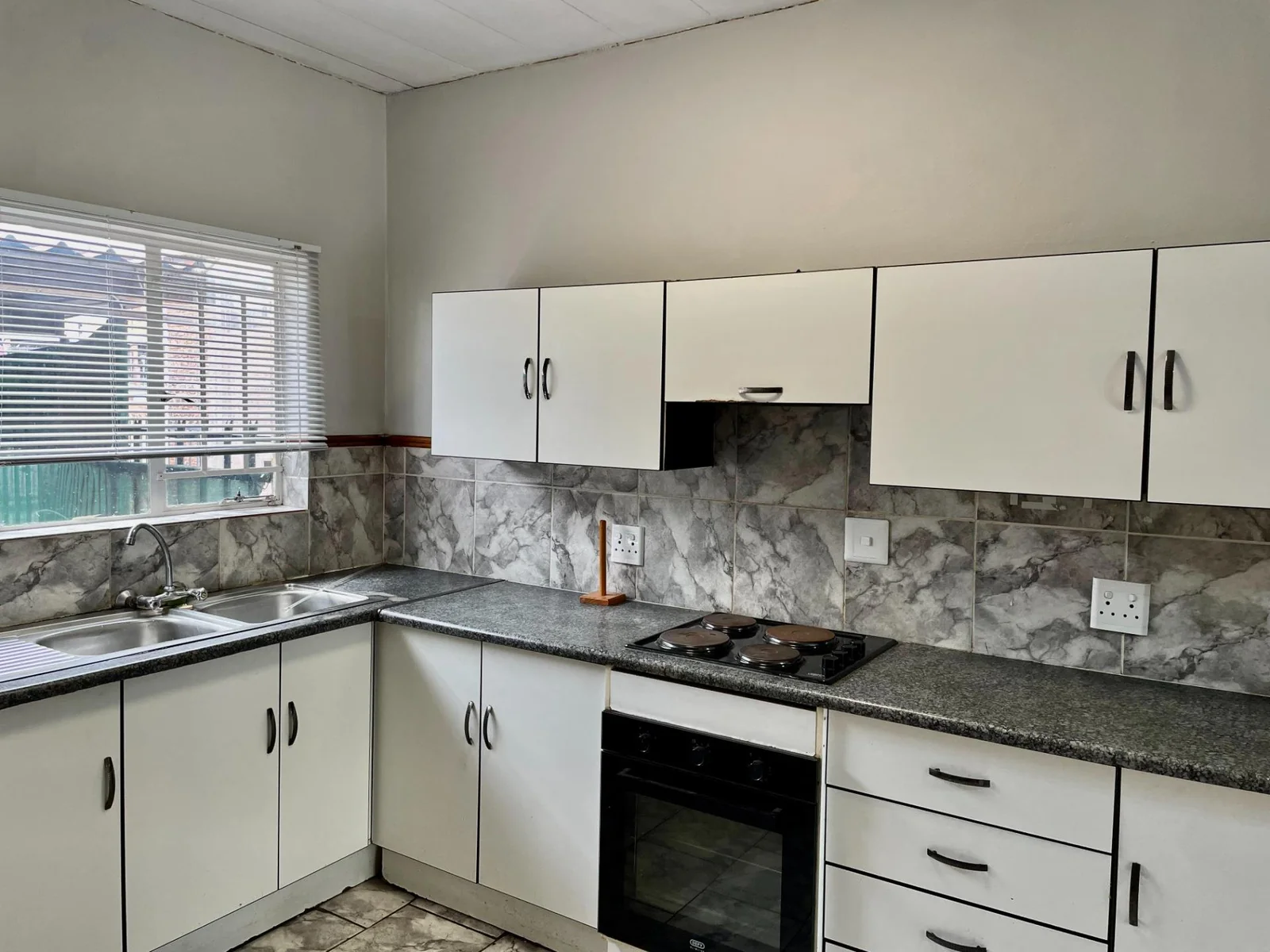 3 Bed Duplex for Sale!