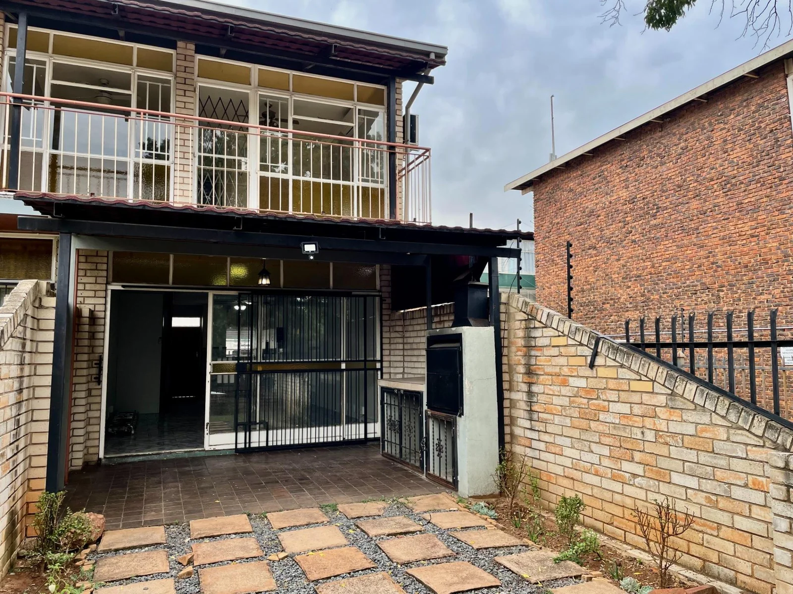 3 Bed Duplex for Sale!